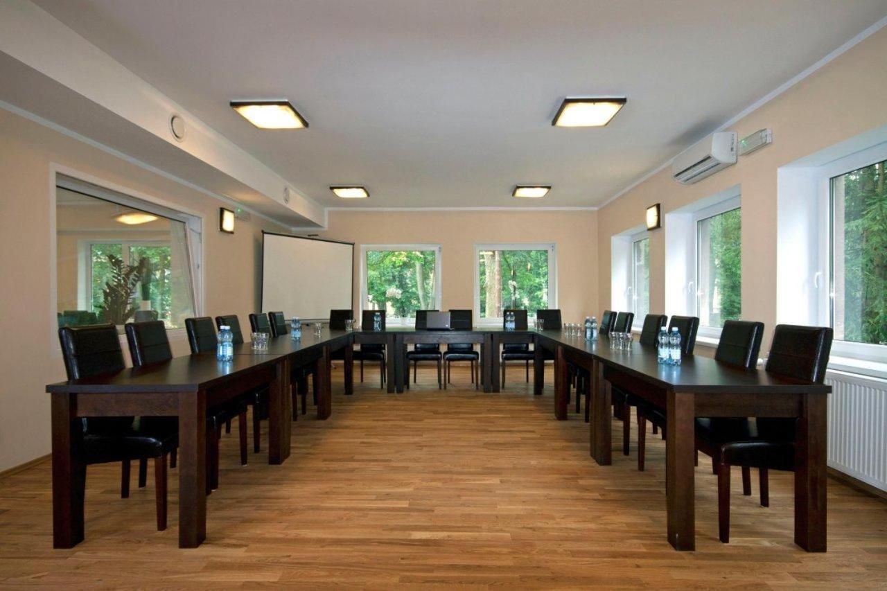 Aleksander Hotel *